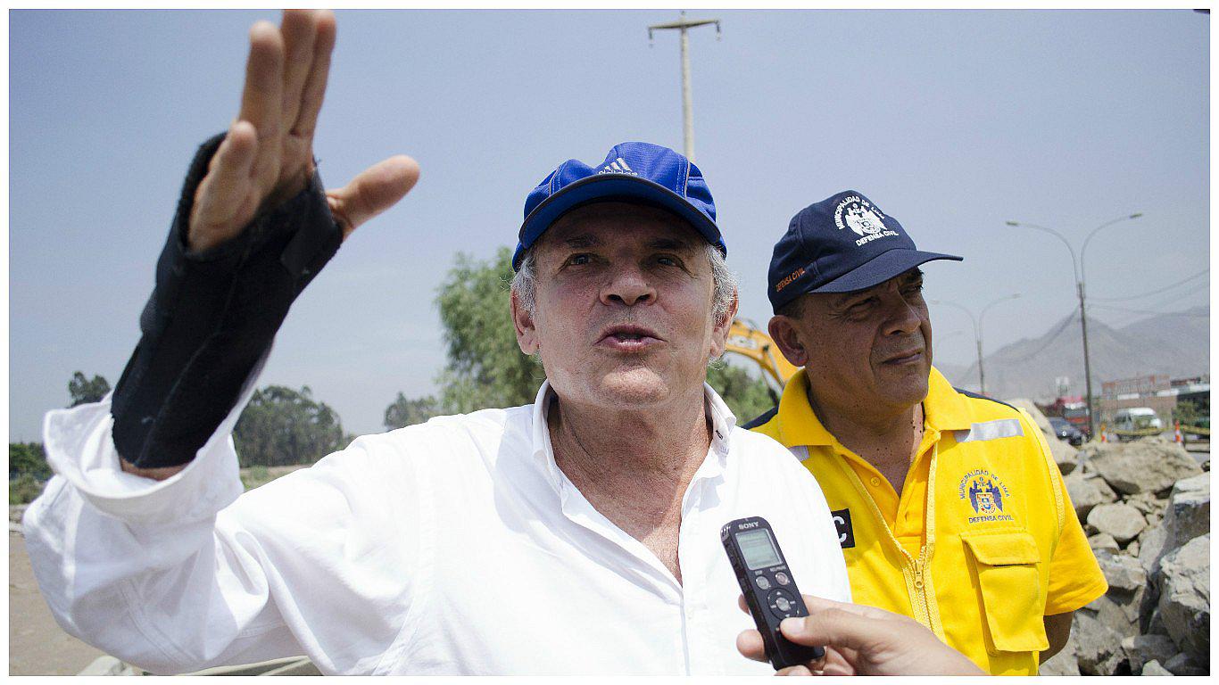 25 mil firmas se entregarán hoy para que Castañeda presente cuentas de su gestión