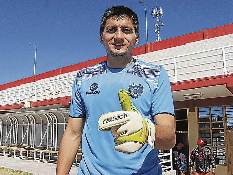 Golero Jesús Císneros fichó por el León de Huánuco