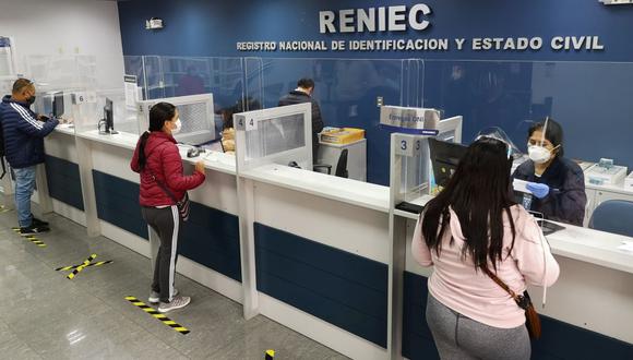 El Reniec explicó que aquellos ciudadanos que han realizado un trámite en sus sedes ubicadas en las regiones en cuarentena podrán recoger su DNI una vez concluida la medida restrictiva. (Foto: Reniec)