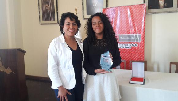 Lucía Barriga obtuvo primer lugar del Premio Poeta Adolescente