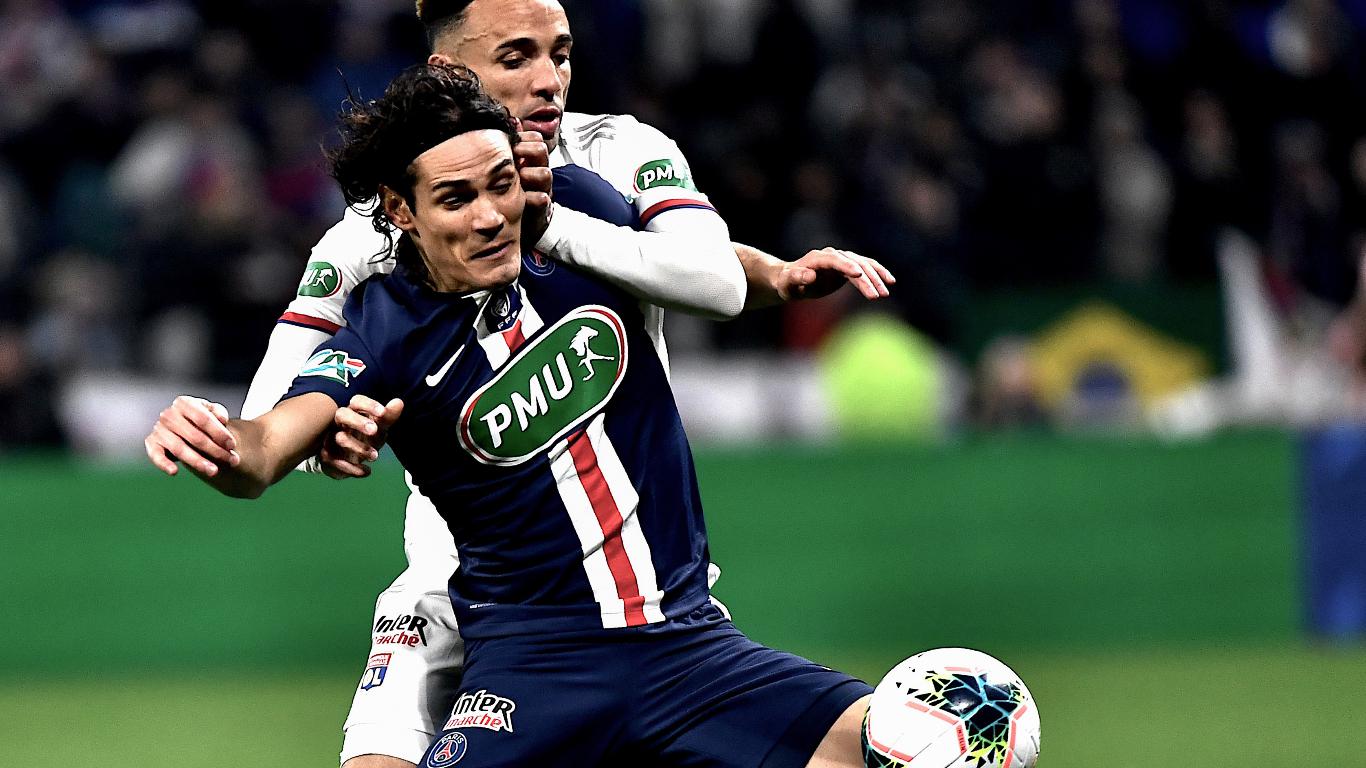 No quedan claras las intenciones del Inter de Porto Alegre, si quiere a Cavani para que haga dupla con el capitán de la selección peruana o para reemplazarlo. (Foto: AFP)