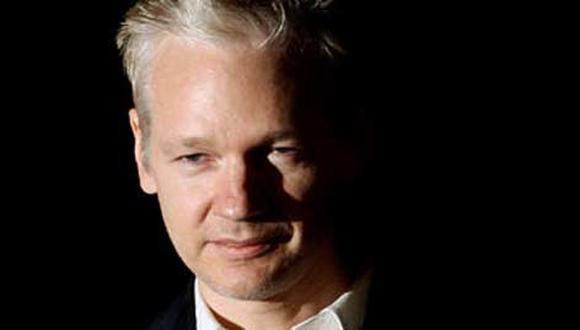 Canciller ecuatoriano: "Assange estará en embajada el tiempo necesario"