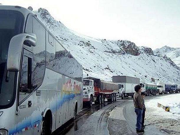 Pase lento en sector de Ticlio por intensa nevada en Carretera Central