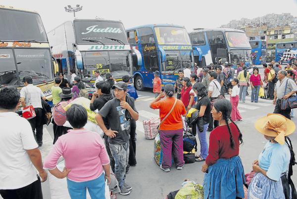 Terminal Yerbateros: Pasajes a ciudades de región central cuestan el doble