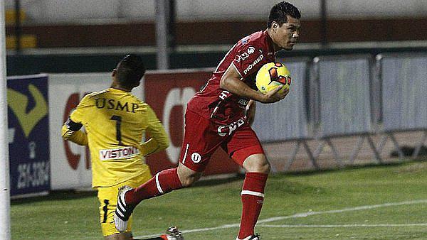 Universitario caía 4-0 con la San Martín y logró igualarlo 4-4
