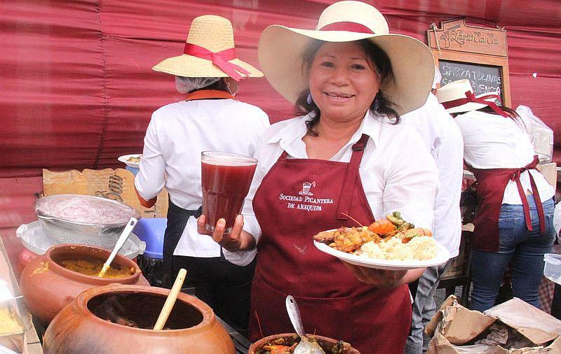 La ruta de las picanterías: “El sabor de las Cau Cau nos lo heredó mi madre”