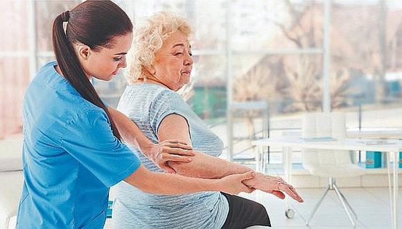 El 35% de las mujeres mayores de 50 años padece de osteoporosis. 