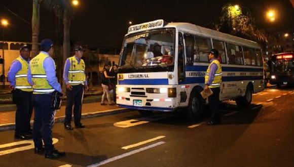 Municipio de Lima sanciona a microbuses piratas que circulaban por Corredor Azul