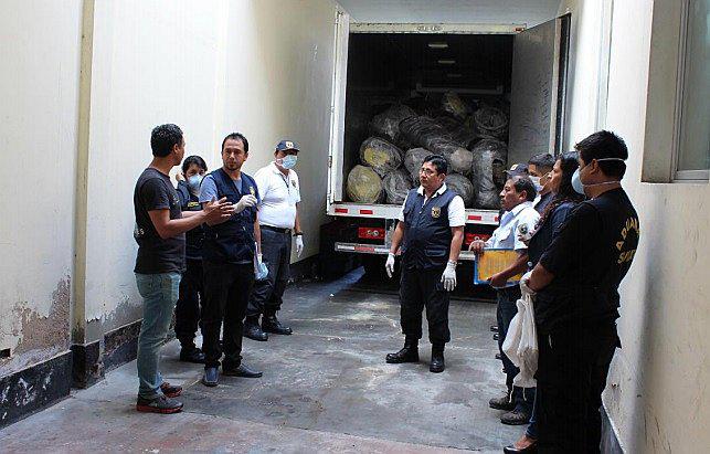 Piden cárcel por vender aletas de tiburón 