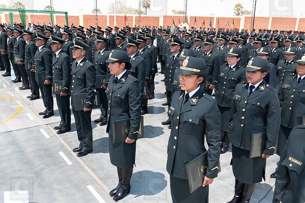 Cien policías egresan de Escuela PNP de Locumba y reforzarán seguridad