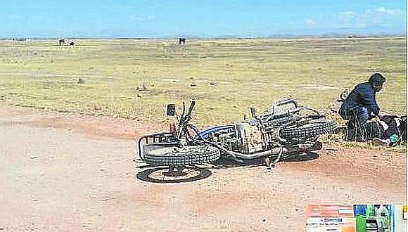 Motociclista queda grave tras impactar con tractor agrícola en Puno
