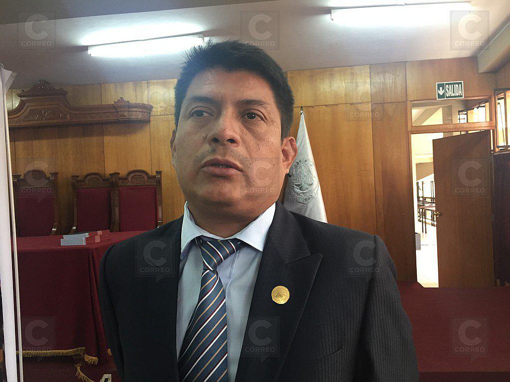 Dan primera sanción contra jueza Condori