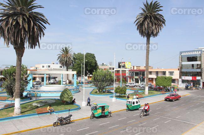 Autoridades y vecinos de Camaná limpian sus calles y viviendas