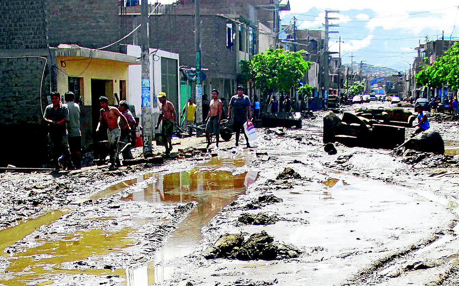 La Libertad: Unos 20 mil  damnificados serán reubicados en 27 colegios 