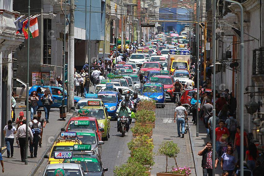 Contaminación del aire crece en Arequipa por aumento de vehículos