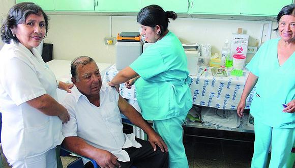 Lambayeque: Realizan campaña de vacunación en EsSalud
