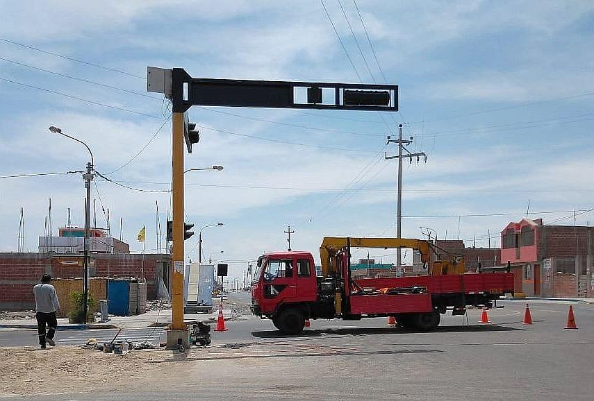 Destinan S/181 mil para reparar semáforos en el cono sur