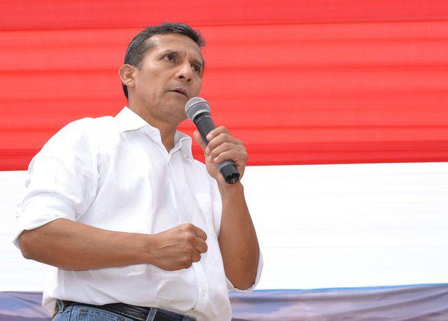 Ollanta Humala: "Me dan ganas de agarrar a correazos a autoridades que dificultan obras"