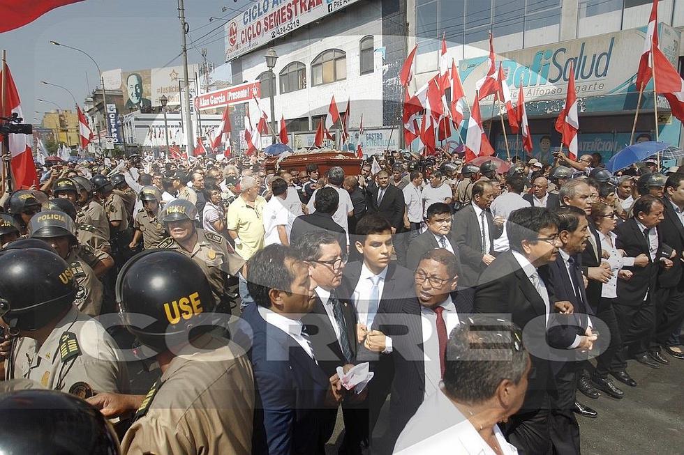Alan García: Restos de expresidente fueron cremados en cementerio de Huachipa (VIDEOS y FOTOS)