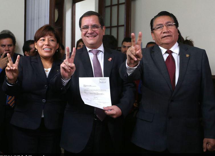 El parlamentario puneño, Mariano Portugal conforma la nueva Mesa Directiva del congreso