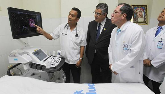 EsSalud inaugura equipos modernos para males cardíacos en Hospital Almenara 