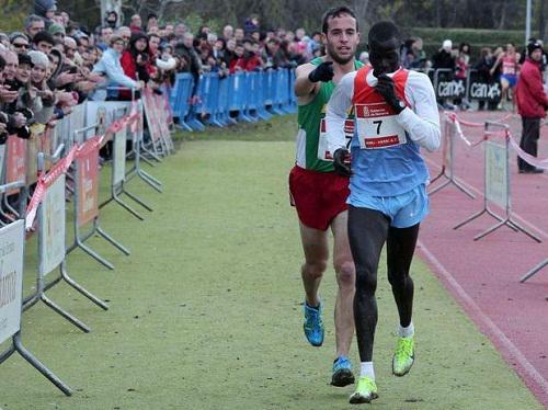 Atleta español demuestra honestidad deportiva