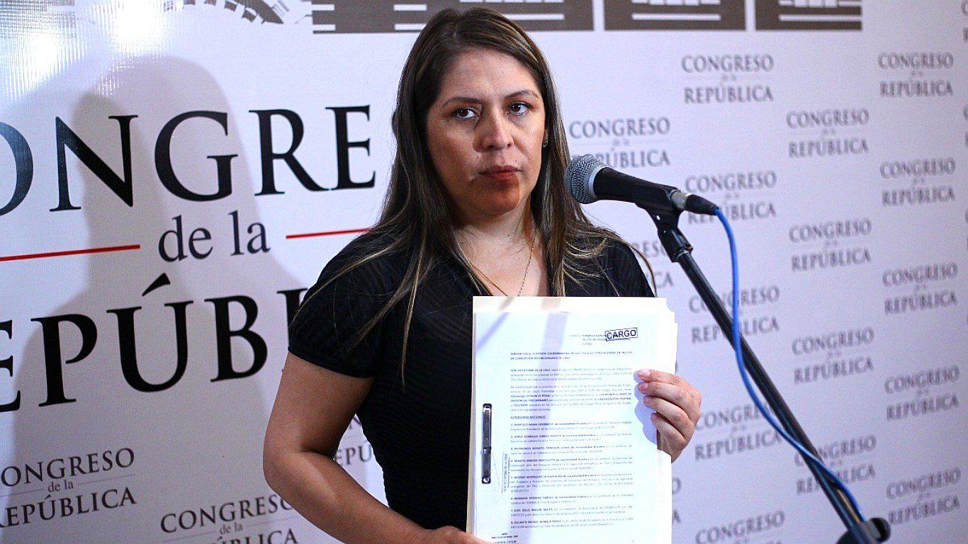 "¿Quieren acabar con mi vida?": Vilcatoma denuncia que su madre y ella reciben amenazas