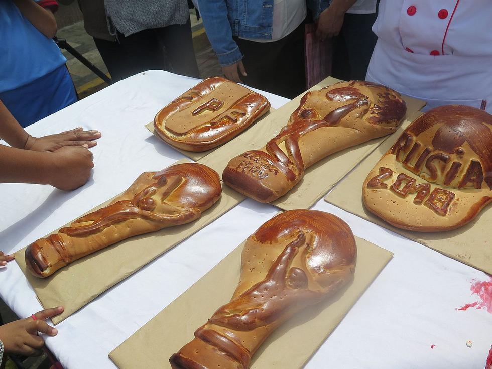 Maestros reposteros hacen panes con las camisetas de Guerrero, Farfán, Flores y Cueva