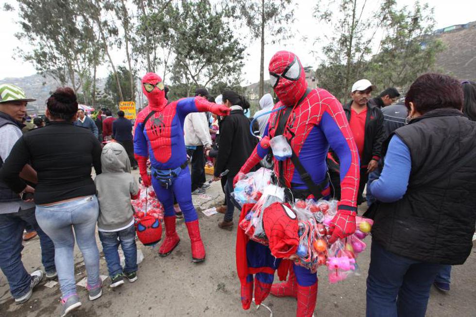 Así se vivió el Día de los Muertos en el cementerio de Nueva Esperanza (FOTOS)