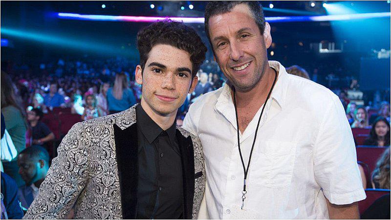 El actor Cameron Boyce  falleció mientras dormia