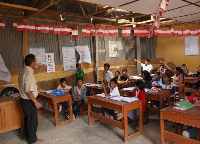 Huánuco: Minedu enviará aulas prefabricadas para colegio semidestruido 