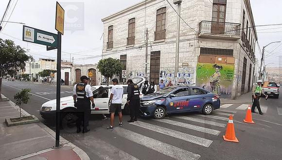 Accidente vehicular deja dos heridos en cercado de Tacna
