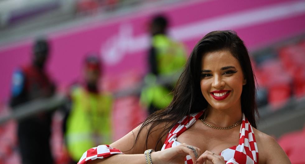 Ivana Knoll Quién Es Qatar 2022 Croacia ¿quién Es La Fan Croata Que Está Desafiando Las 