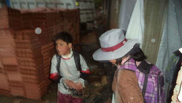 ​Huancavelica: Cerro cae sobre vivienda y familia salva de morir