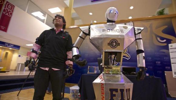 Nace un Robocop: Peruano integra equipo que lo construye