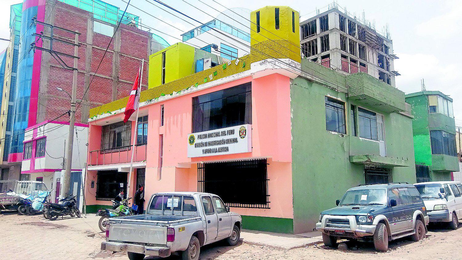 Juliaca: desconocidos arrebatan cartera a mujer y se llevan dinero en efectivo