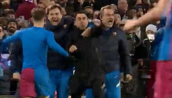 Xavi Hernández explotó de emoción con el golazo de Pedri a Sevilla. (Captura: FC Barcelona)