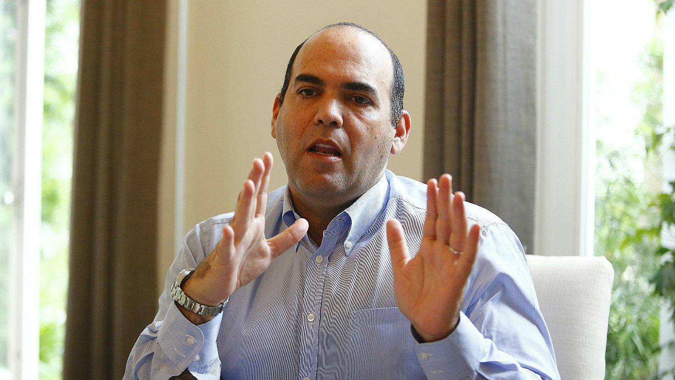 Fernando Zavala sugiere al Congreso entregar sus donaciones al COER