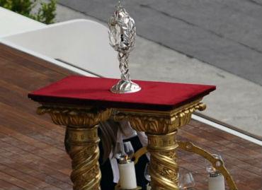 Capturan a ladrones de reliquia con sangre de Juan Pablo II