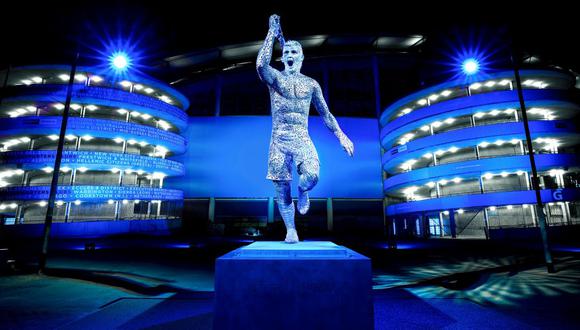 Sergio Agüero tiene su estatua en el estadio de Manchester City. (Foto: Twitter de Manchester City)