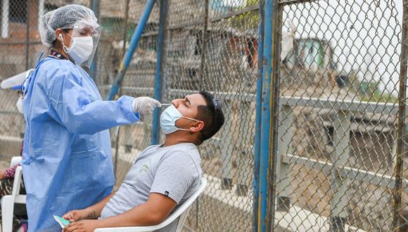 Vecinos de Villa María del Triunfo podrán realizarse la prueba de descarte de COVID-19 mañana en la losa deportiva del asentamiento humano Paraíso, en la zona de José Carlos Mariátegui. (Foto: Municipalidad de Lima)