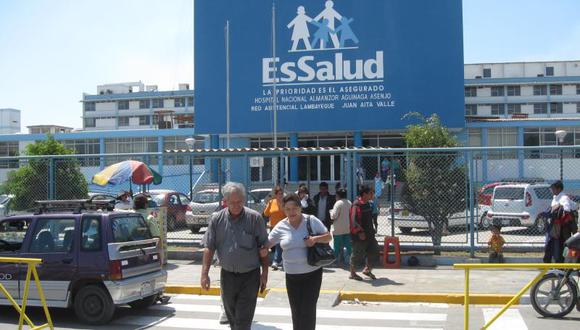 Médicos de EsSalud acatan huelga nacional en Lambayeque