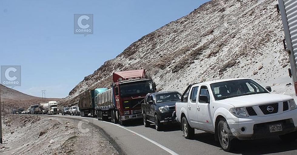 Usaron bombas lacrimógenas para habilitar  pase en la Panamericana Sur de Arequipa