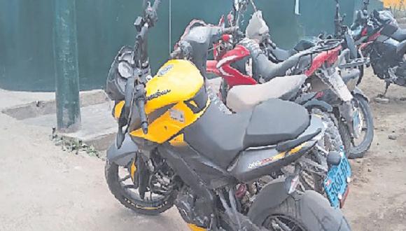 Facineroso intentó robar motocicleta a policía en La Esperanza y recibió un disparo en una pierna.