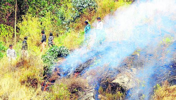 ​Tormenta sofoca incendio de pastizales en Huancayo