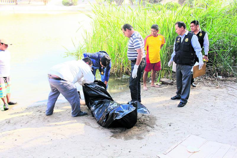 Turistas hallan cadáver de una persona en la laguna de Huacachina