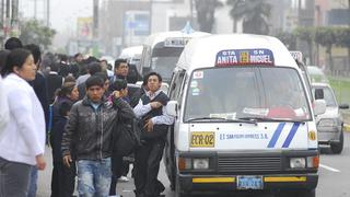 Transportistas acatan hoy un paro de 24 horas y marcharán al Congreso