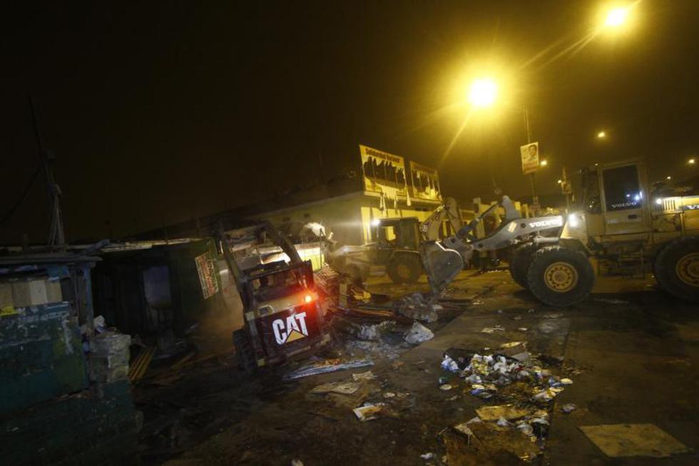 Desalojan 1500 comerciantes de mercado de Condevilla