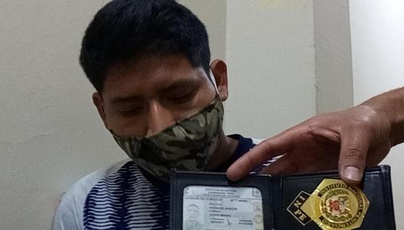 Cajamarca: Agentes del Escuadrón Verde de la PNP detuvieron al agente del INPE Jorge Miguel Espinoza Bances (22) con cerca de un kilo de marihuana. (Foto PNP)