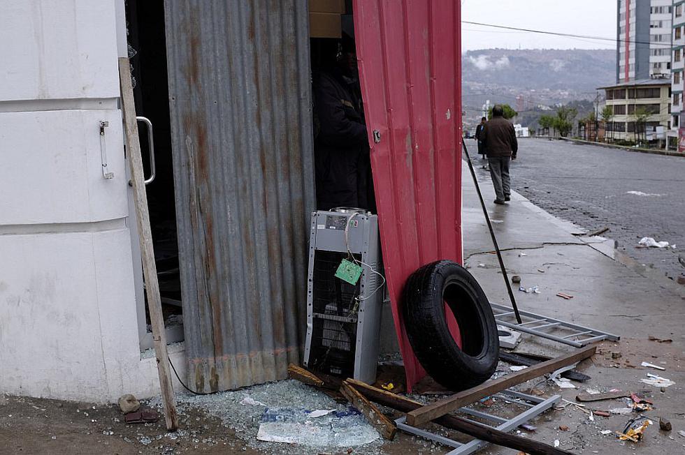 ​Tras el caos y la violencia por la decisión de Morales: así amaneció la capital boliviana (FOTOS)